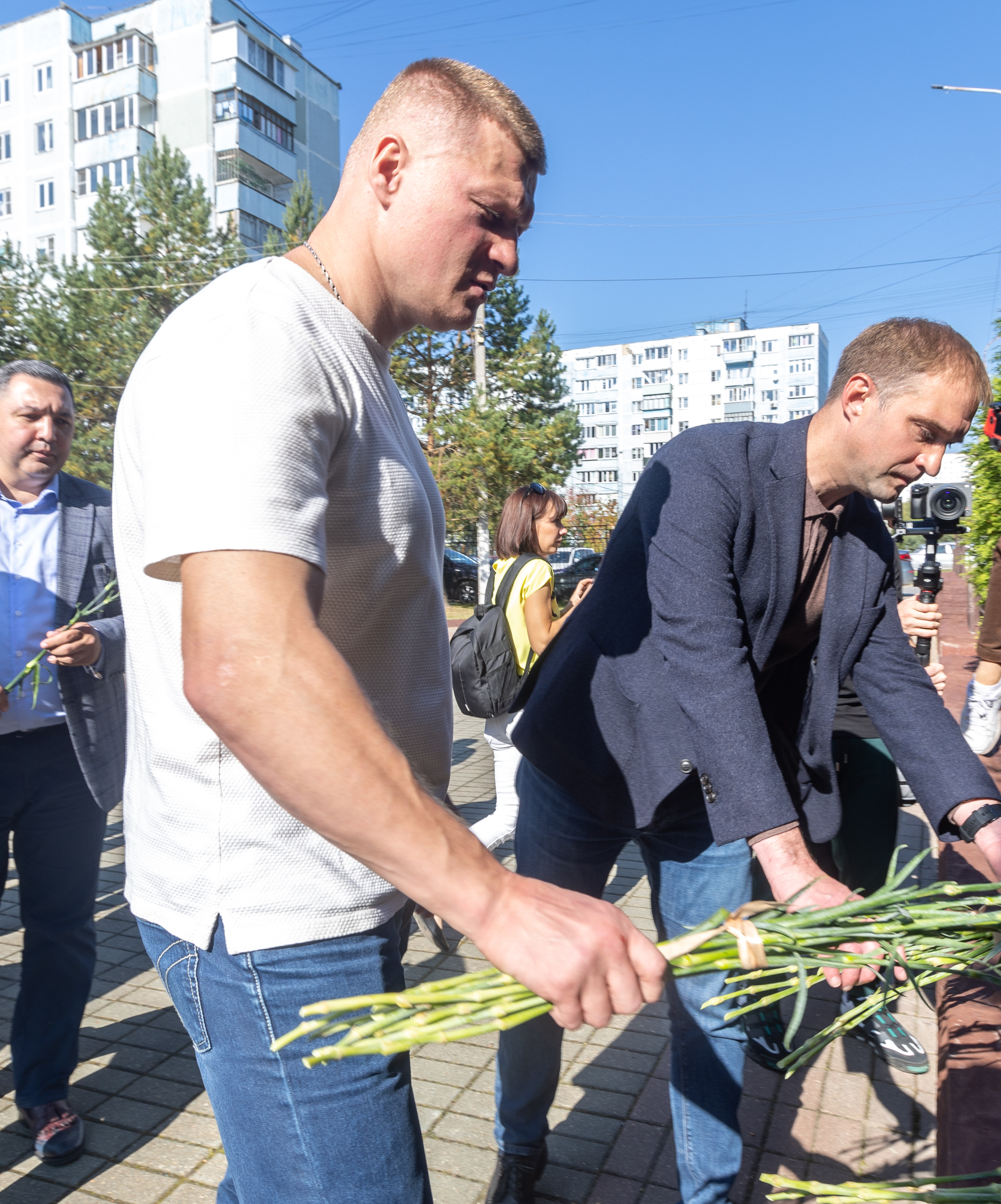В Чехове открыта мемориальная доска в память о Валерии Белове