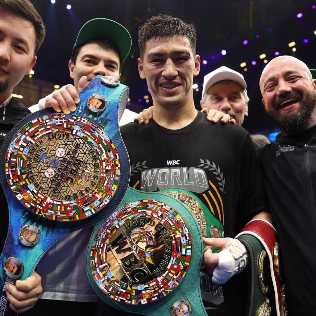 Дмитрий Бивол претендует на звание лучшего боксёра 2025 года по версии The Ring