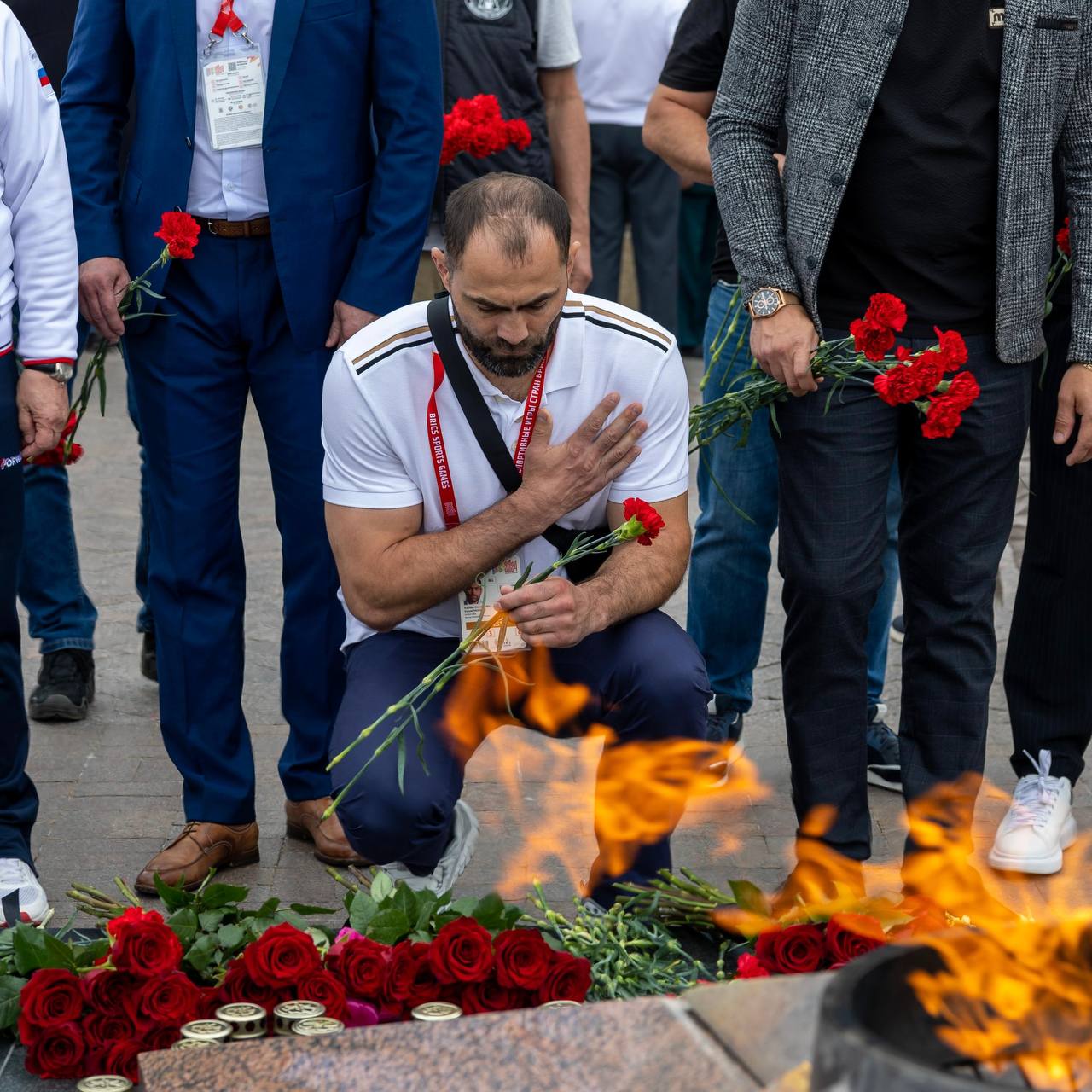 Возложение цветов к Вечному огню в Казани