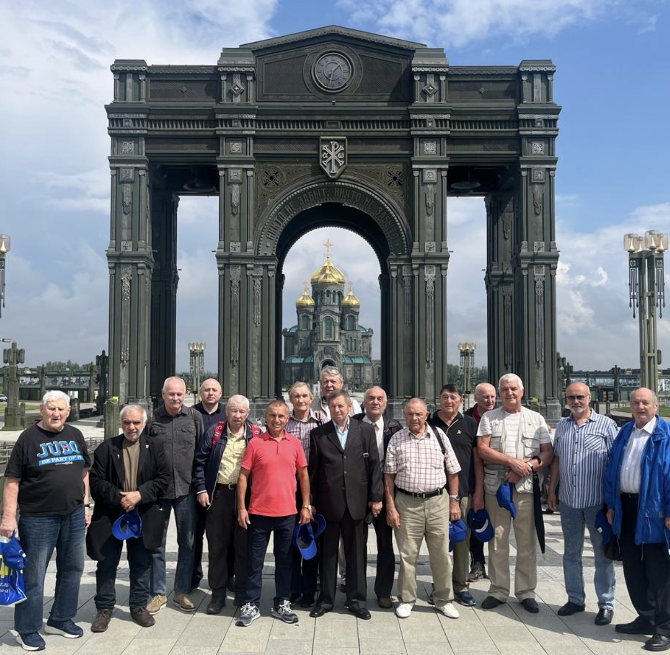 Ветераны посетили парк «Патриот»