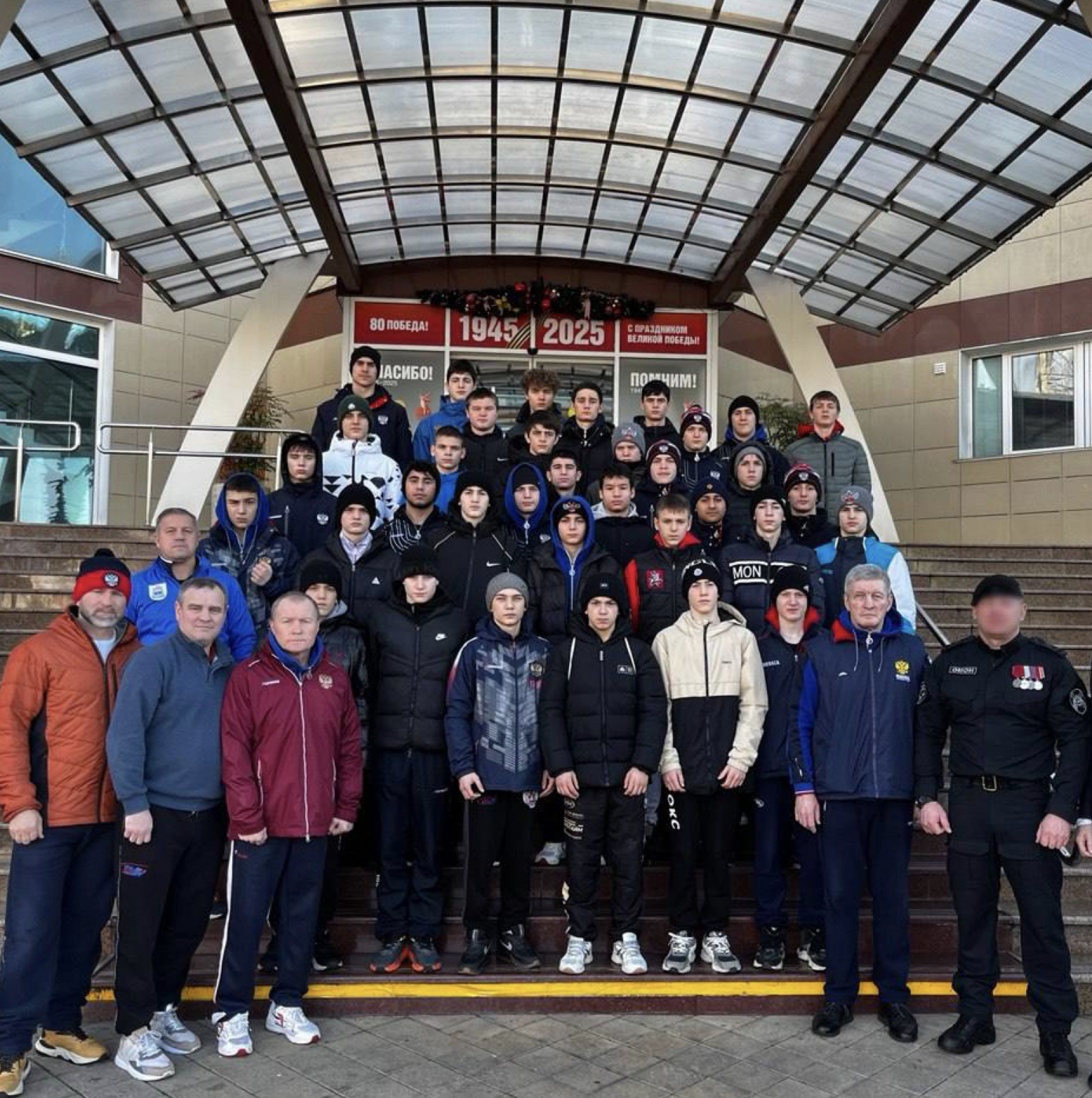 Встреча юношеской сборной с росгвардейцами