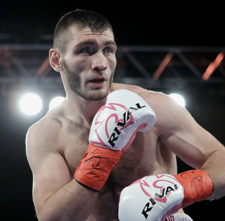 В каком раунде будет нокаут в бою Муртазалиева и Келли?