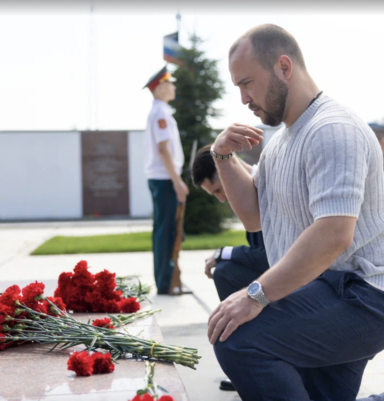 Возложение цветов к Вечному огню в Краснодаре