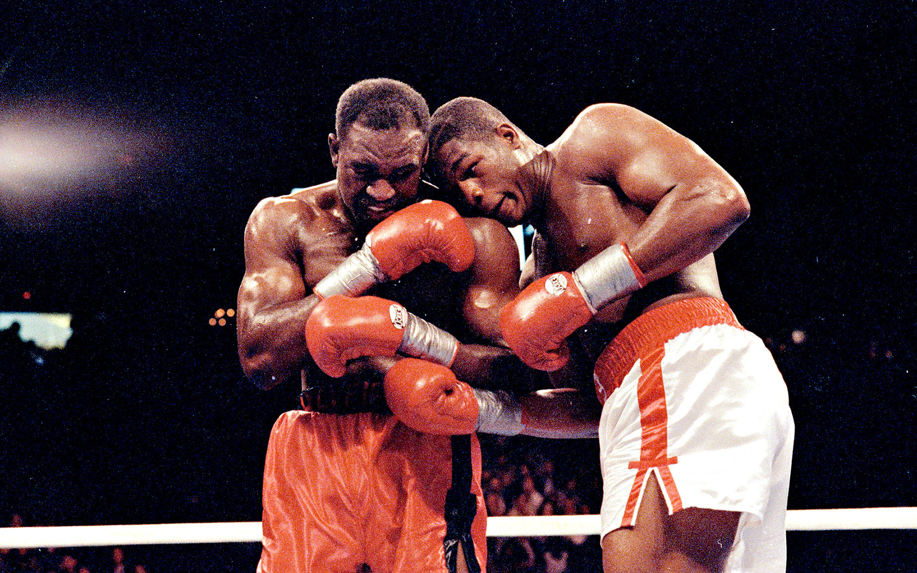 _Boxing_legend_Riddick_Bowe_vs_Holyfield_053521_