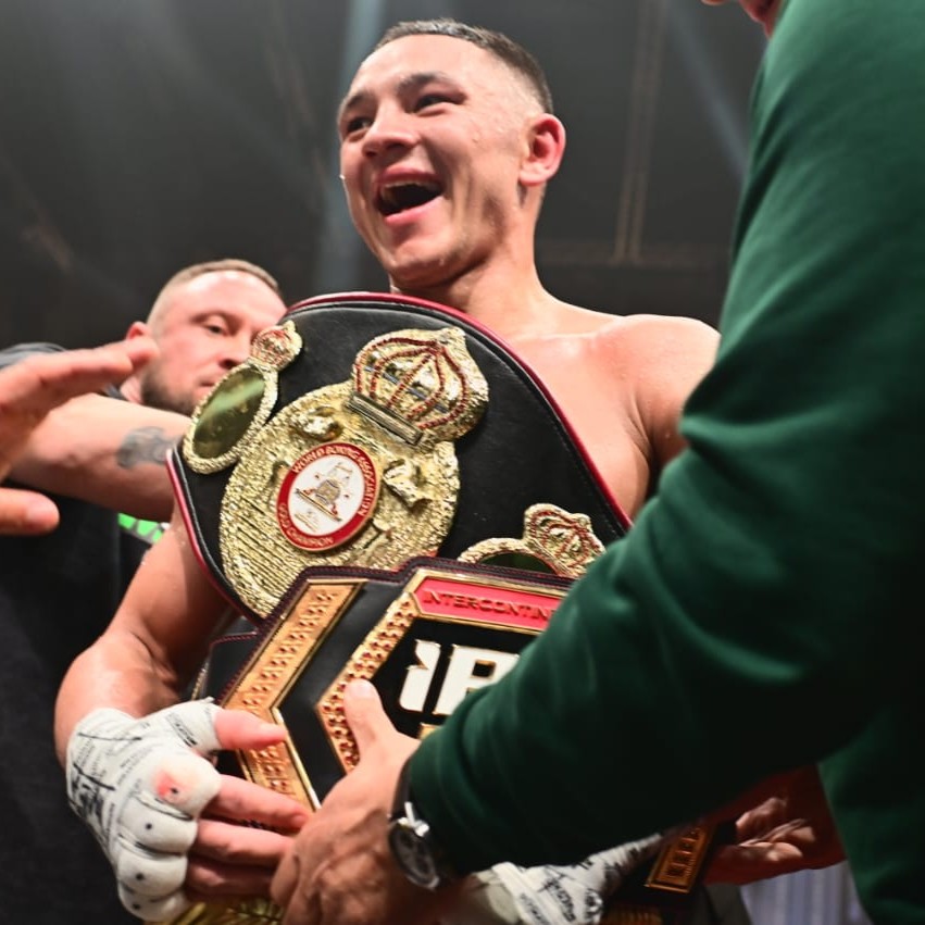 Павел Сосулин победил Бастиду и завоевал пояс WBA Gold