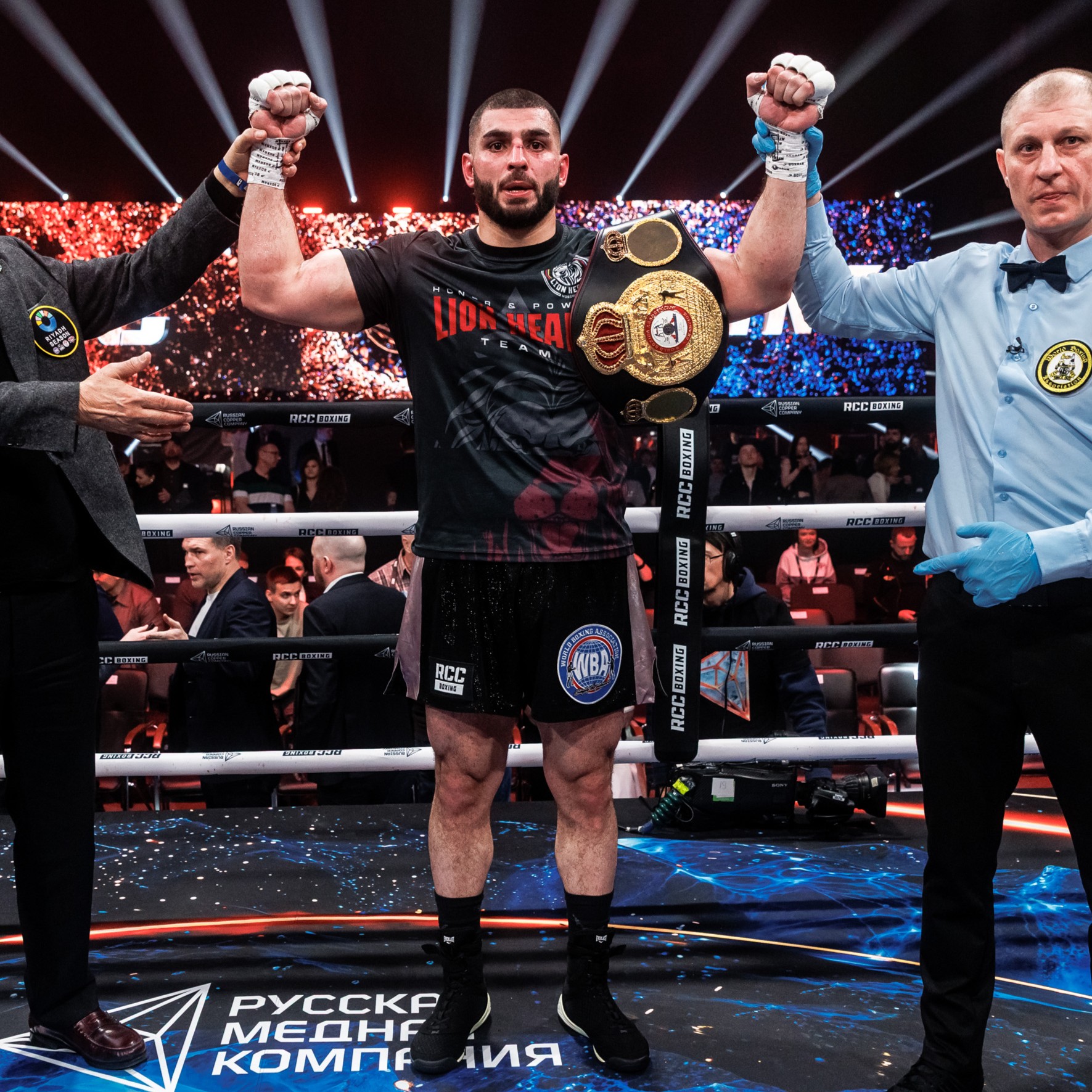 Самедов и Арутюнян завоевали титулы временных чемпионов WBA