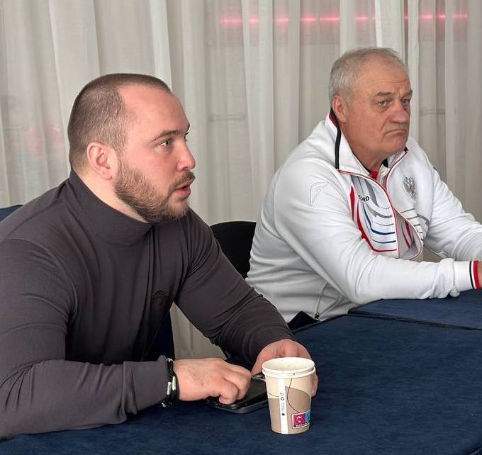 Встреча Александра Беспутина с юниорской сборной России